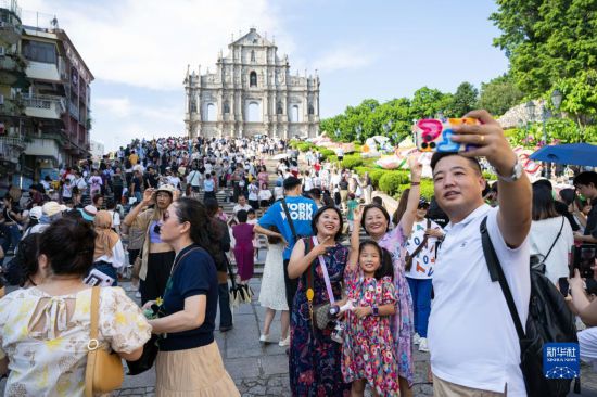 “超级黄金周”假期澳门再掀旅游热潮